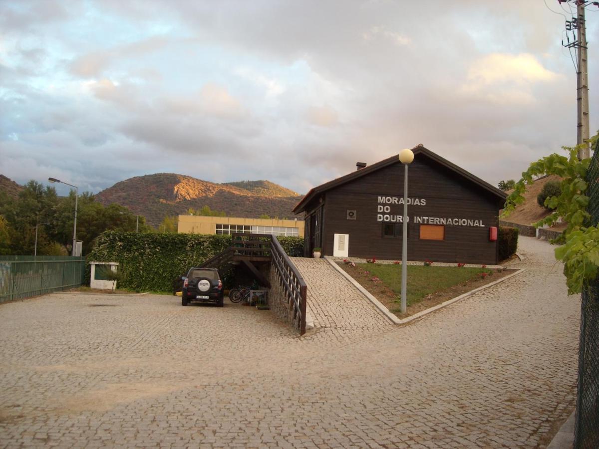 Вилла Moradias Do Douro Internacional Фрейшу-ди-Эшпада-а-Синта Экстерьер фото