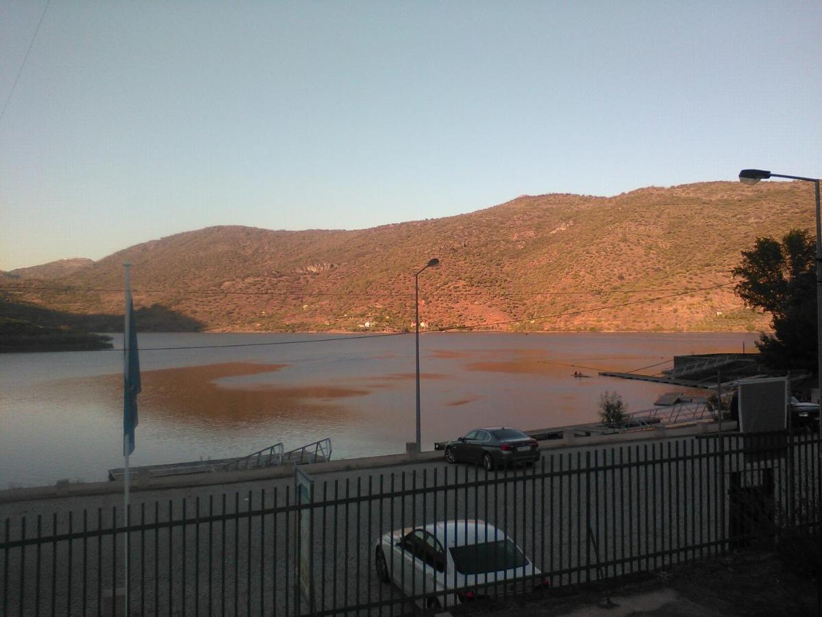 Вилла Moradias Do Douro Internacional Фрейшу-ди-Эшпада-а-Синта Экстерьер фото