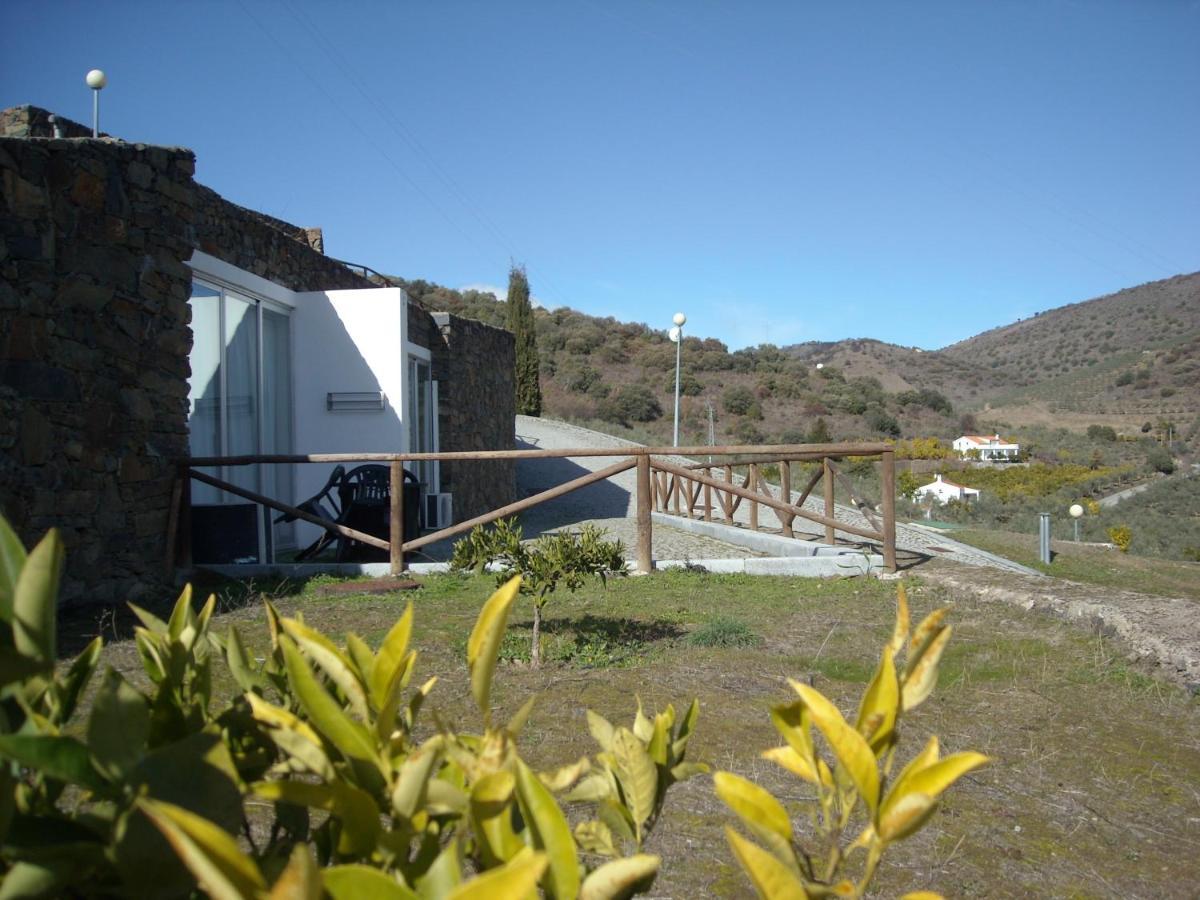 Вилла Moradias Do Douro Internacional Фрейшу-ди-Эшпада-а-Синта Экстерьер фото