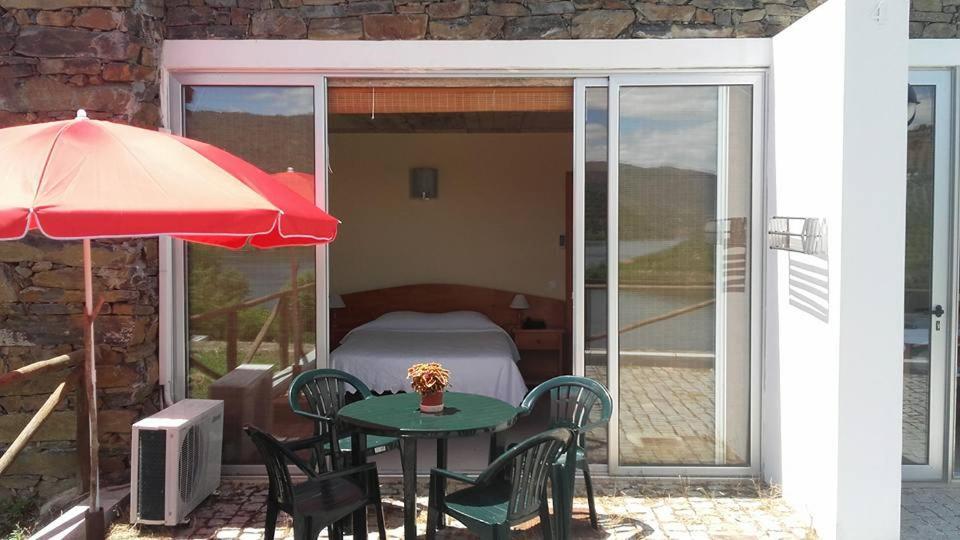 Вилла Moradias Do Douro Internacional Фрейшу-ди-Эшпада-а-Синта Экстерьер фото